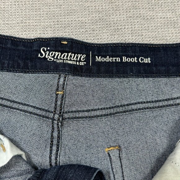 Signature Women's Blue Jeans - Picture 5 of 12
